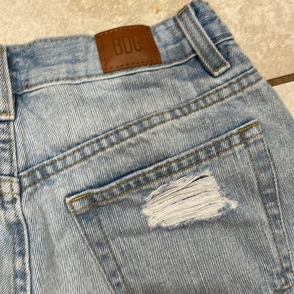 Urban Outfitters BDG High Rise Girlfriend Destroyed Shorts 26 - Picture 7 of 8